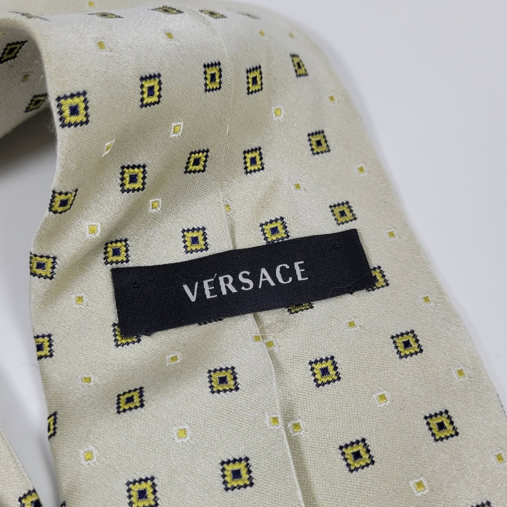 VERSACE | 100% silk tie - Picture 8 of 10